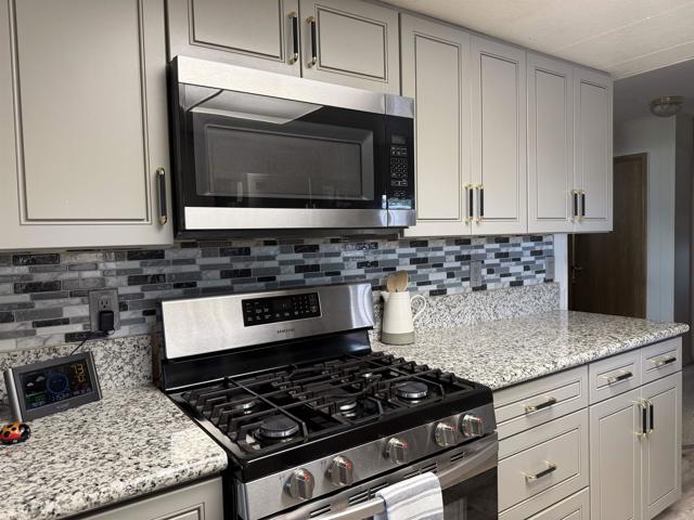 Detail Gallery Image 3 of 38 For 200 N El Camino Real #149,  Oceanside,  CA 92058 - 2 Beds | 2 Baths