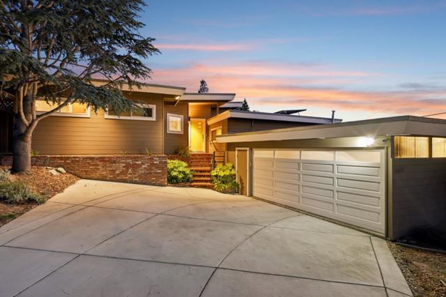 607 Dartmouth Avenue, San Carlos CA: https://media.crmls.org/mediaz/9b7cb919-7aa6-42b9-bb02-65a17488accc.jpg