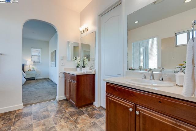 1440 Riva Trigoso Dr, Manteca CA: https://media.crmls.org/mediaz/9b7d00b5-1090-49c5-9cf0-4d0999a36e0a.jpg
