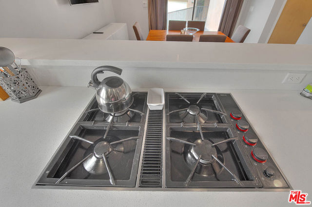 1821 S Sycamore Avenue, Los Angeles CA: https://media.crmls.org/mediaz/9b7d6148-8423-44f7-a045-6fe40f5474db.jpg