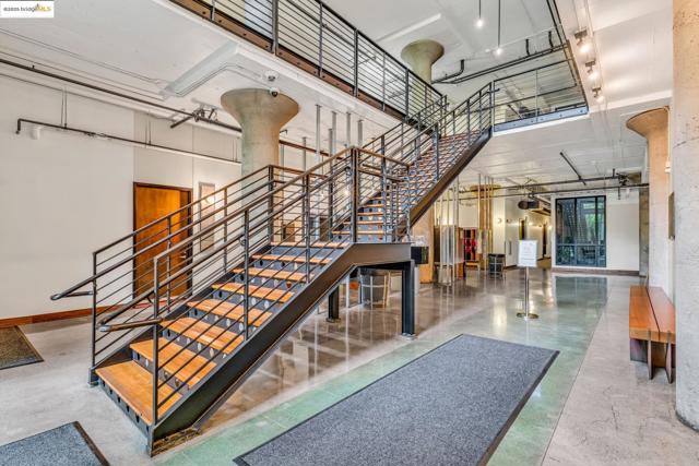 1500 Park Ave, Emeryville CA: https://media.crmls.org/mediaz/9b7df016-28b6-4b39-ac98-6f44fbde0b16.jpg