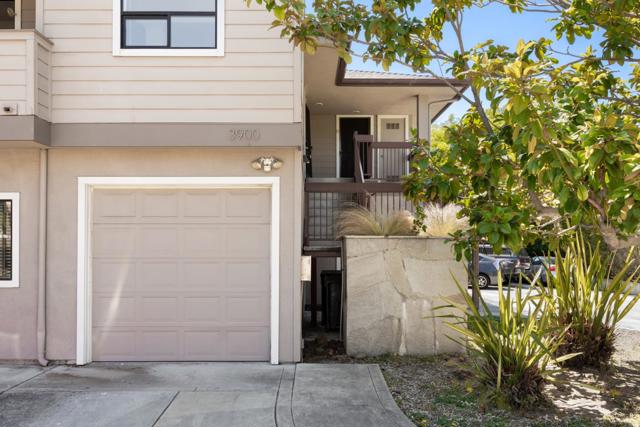 3900 Alameda Avenue, Capitola CA: https://media.crmls.org/mediaz/9b7e052f-8a67-41d4-8fb0-033a33d6ebc6.jpg