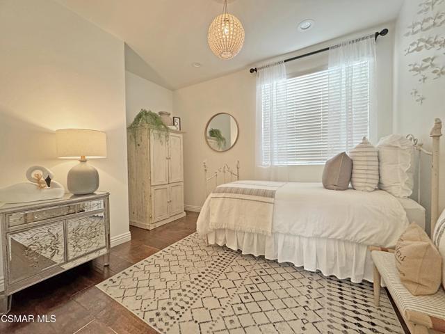 4950 Via Aurora, Newbury Park CA: https://media.crmls.org/mediaz/9b7ef438-83a9-47cc-9b9b-5659cc316b8c.jpg