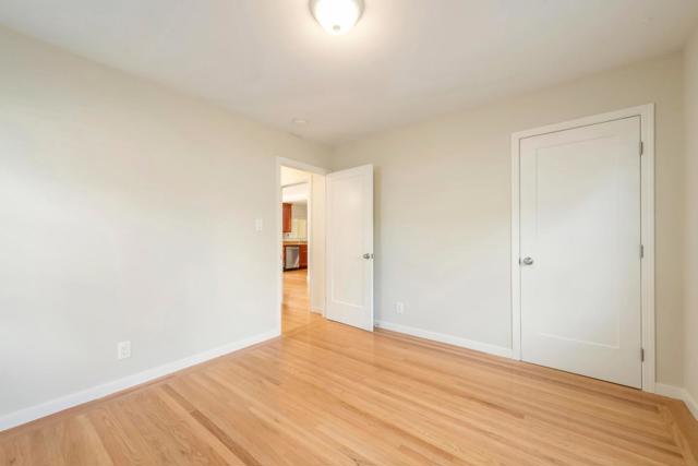 560 6th Avenue, Menlo Park CA: https://media.crmls.org/mediaz/9b7f045a-a61d-401f-a4a9-bd499b9a249b.jpg