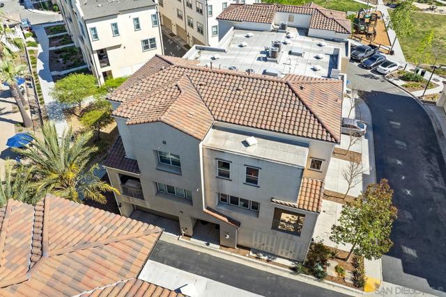 5230 Calle Rockfish, San Diego CA: https://media.crmls.org/mediaz/9b7f8e35-6a5f-4bd5-934c-f5eeeaafe4c0.jpg
