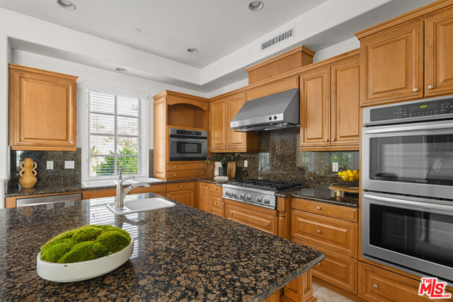 1772 Tamarack Street, Westlake Village CA: https://media.crmls.org/mediaz/9b801a8f-2ce7-4633-9461-c64b1b4919c0.jpg