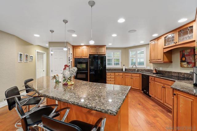 10421 Les Arbres Pl, San Diego CA: https://media.crmls.org/mediaz/9b805d6c-7975-43f6-94fb-e7884aa6b43b.jpg