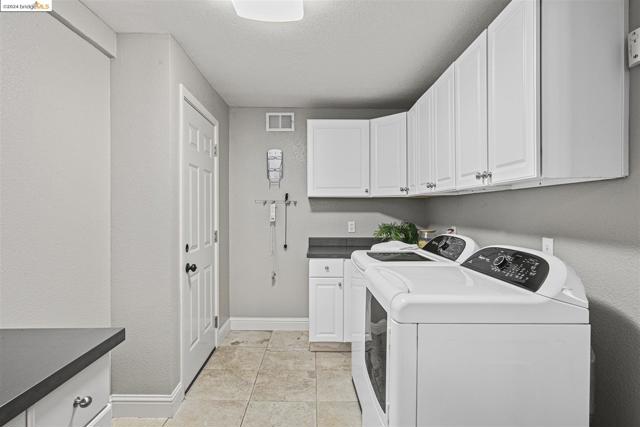 Image 33 of 43 For 18 Conrad Ct