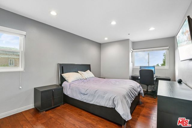 4 Bed Home for Sale in Los Angeles, California