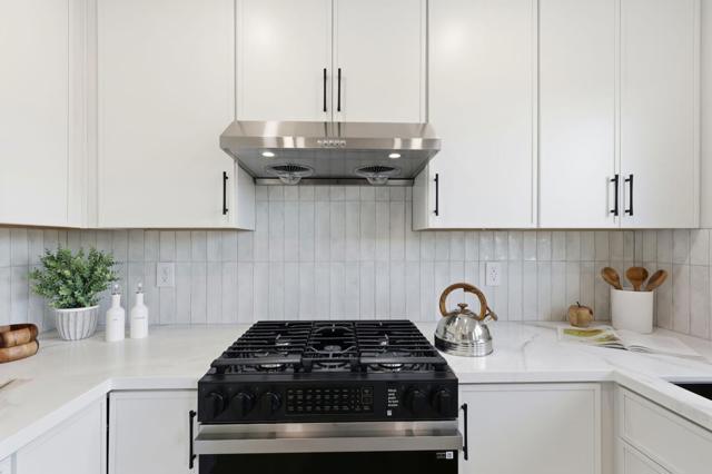 324 Glencourt Way, Pacifica CA: https://media.crmls.org/mediaz/9b8137f2-25dc-4090-9fd6-334feaa03b1a.jpg