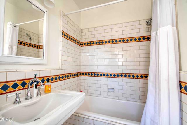 Detail Gallery Image 31 of 50 For 1014 Stearns Dr, Los Angeles,  CA 90035 - 3 Beds | 3 Baths