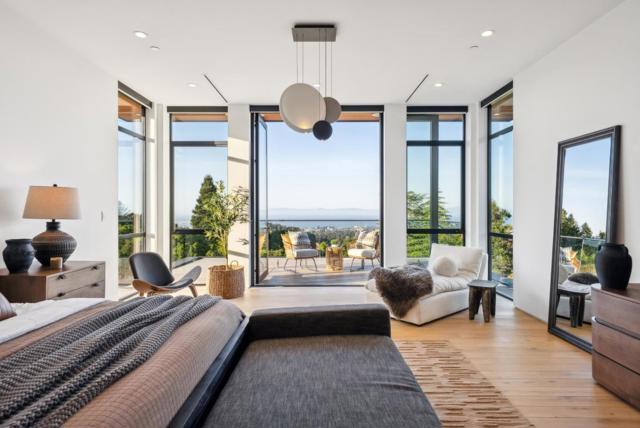 855 Darrell Road, Hillsborough CA: https://media.crmls.org/mediaz/9b816098-19ac-4aeb-84f3-b58f49351519.jpg