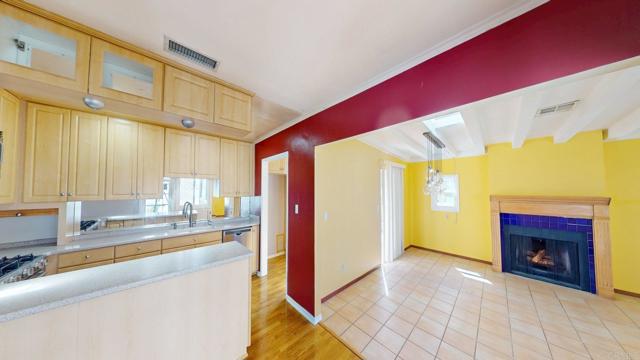 Detail Gallery Image 3 of 24 For 4320 Cartagena Dr, San Diego,  CA 92115 - 2 Beds | 2 Baths