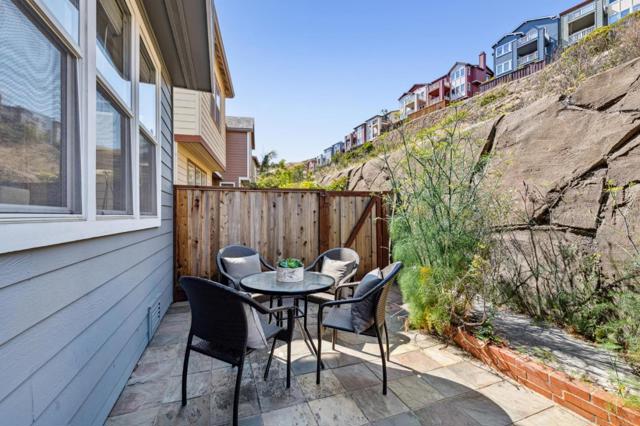 58 Pointe View Place, South San Francisco CA: https://media.crmls.org/mediaz/9b82df50-c70c-4fb9-9916-ebd43170f0da.jpg