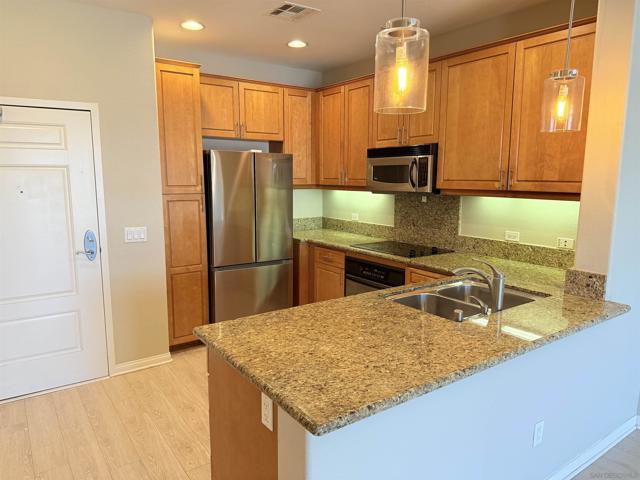 3857 Pell Pl, San Diego CA: https://media.crmls.org/mediaz/9b82e4d2-232b-4bb4-aa74-98ee115f3e80.jpg