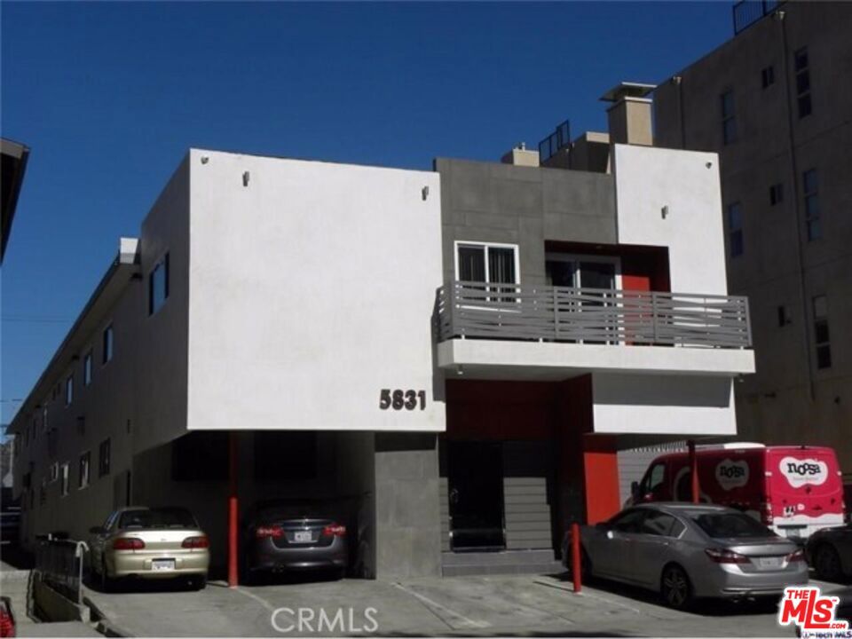 5831 Carlton Way #8