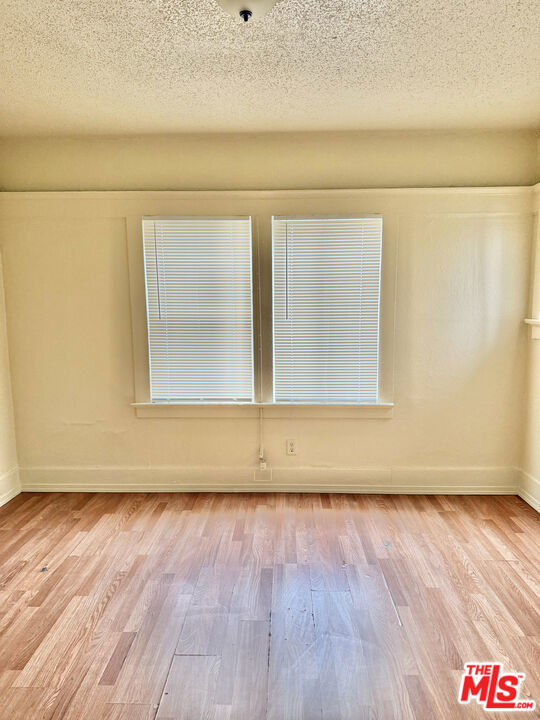 1109 Exposition Boulevard, Los Angeles CA: https://media.crmls.org/mediaz/9b836b5d-a2a7-4d0c-a622-1cd5428102de.jpg