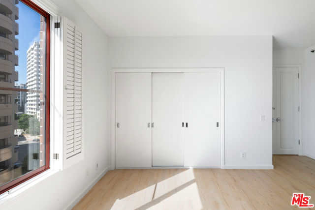 10550 Wilshire Boulevard, Los Angeles CA: https://media.crmls.org/mediaz/9b83731a-e3b0-4a42-b0a4-591f9e5692ec.jpg