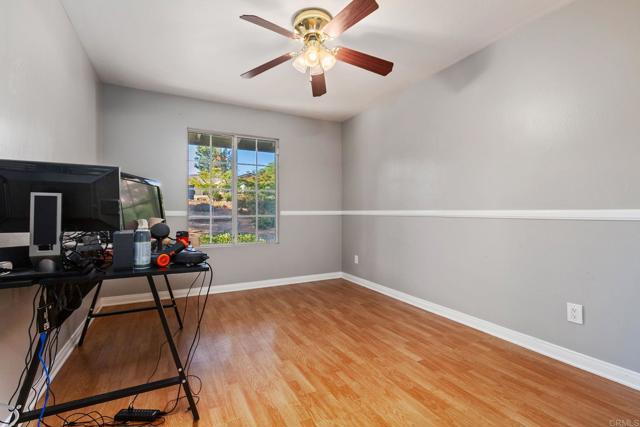 25119 Como Esta Court, Ramona CA: https://media.crmls.org/mediaz/9b83ad4e-3804-4212-be12-64cea9562a26.jpg