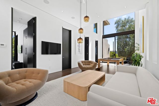 6 Bed Home for Sale in Beverly Hills, California