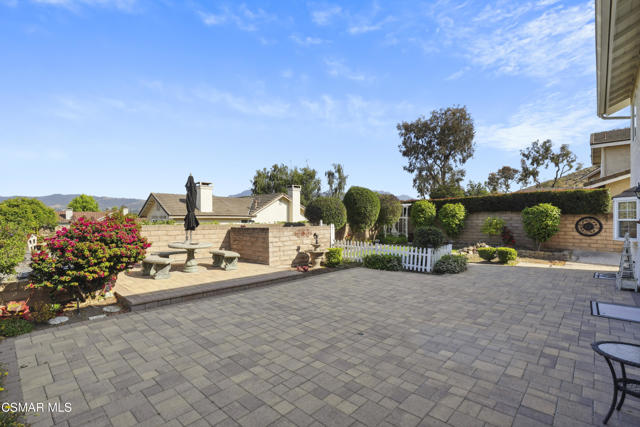 744 Calle Las Colinas, Newbury Park CA: https://media.crmls.org/mediaz/9b840852-e63f-492b-a0cd-1e265dcae368.jpg