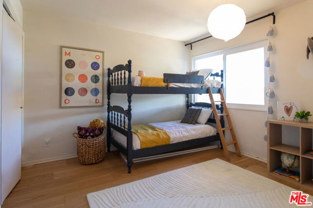 4748 Round Top Drive, Los Angeles CA: https://media.crmls.org/mediaz/9b843614-9c5b-4897-8b62-b1c1eb32e68f.jpg