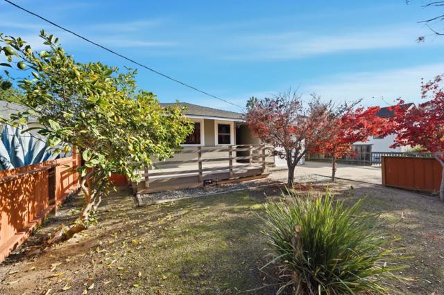 976 2nd Avenue, Redwood City CA: https://media.crmls.org/mediaz/9b84d5a3-faa2-4a1b-abc5-a08ebd842103.jpg