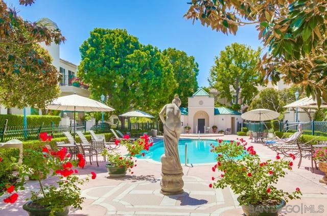 5159 Renaissance Ave, San Diego CA: https://media.crmls.org/mediaz/9b862afa-c9c9-48d8-8b7c-aba9ace6bfec.jpg