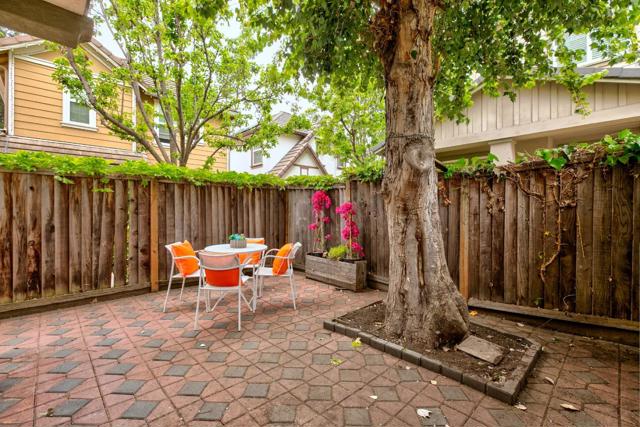 582 Cottage Park Drive, Hayward CA: https://media.crmls.org/mediaz/9b86e4ba-8ce4-4f8d-a03a-2a8f2bc08343.jpg