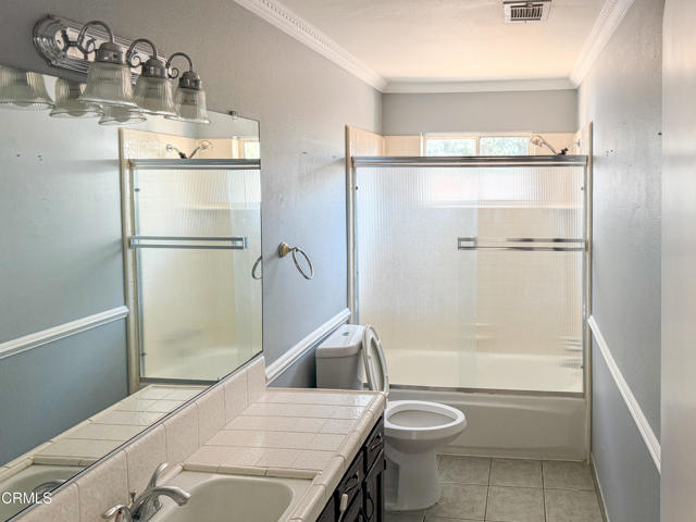1421 W Westfield Avenue, Porterville CA: https://media.crmls.org/mediaz/9b870379-6a4b-416a-b180-4e7c2e825edc.jpg