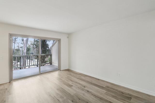 10263 Caminito Toronjo, San Diego CA: https://media.crmls.org/mediaz/9b876c17-ab20-4722-8320-65ac42a7d7e5.jpg