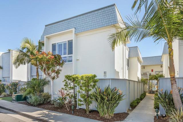 Detail Gallery Image 4 of 34 For 30 Antigua Ct, Coronado,  CA 92118 - 3 Beds | 2 Baths