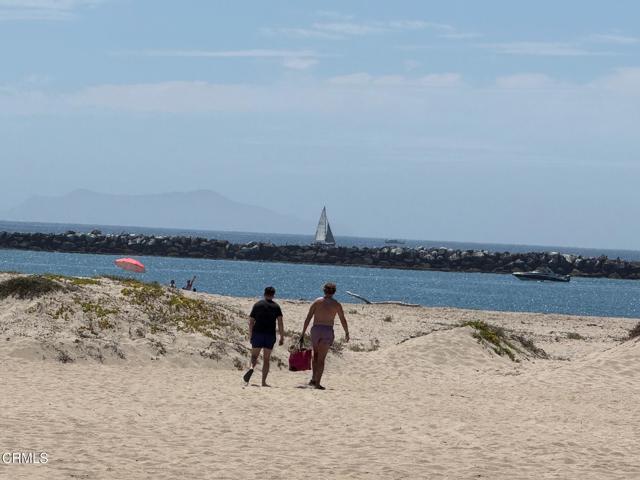 920 CATAMARAN Street, Oxnard CA: https://media.crmls.org/mediaz/9b88392f-4a99-4993-a2b7-19ce8f0e11b3.jpg