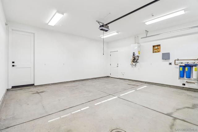 2948 Copley Ave, San Diego CA: https://media.crmls.org/mediaz/9b8994e6-5358-487c-8029-ede0757c03ff.jpg
