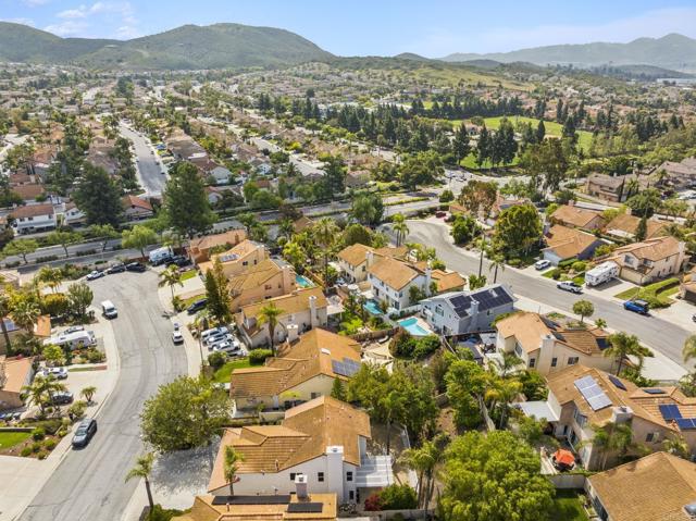 1421 Corte Clasica, San Marcos CA: https://media.crmls.org/mediaz/9b89cb69-7c1e-44ac-98d9-46dc65be8400.jpg