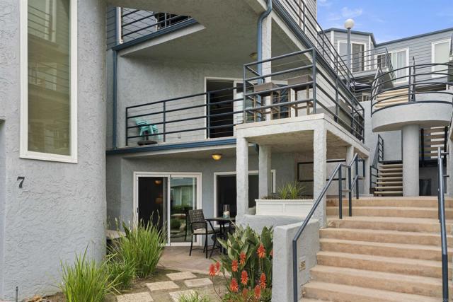 804 N The Strand, Oceanside CA: https://media.crmls.org/mediaz/9b8bc224-7f1b-401e-9f7e-bb403b9b868f.jpg