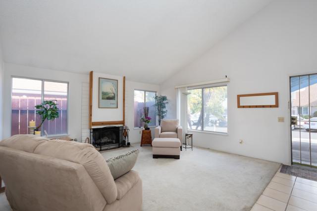 Detail Gallery Image 4 of 17 For 864 Crystal Creek Ct, Chula Vista,  CA 91910 - 4 Beds | 2 Baths