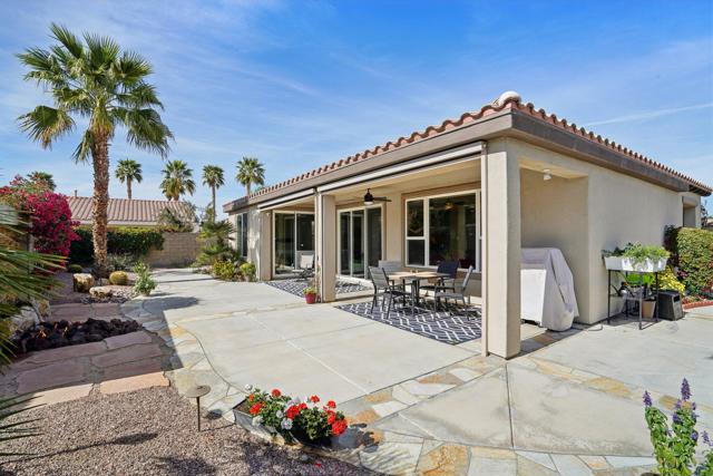 60519 Lace Leaf Court, La Quinta CA: https://media.crmls.org/mediaz/9b8d6a38-d4fc-43ca-a586-787d951cd5c7.jpg