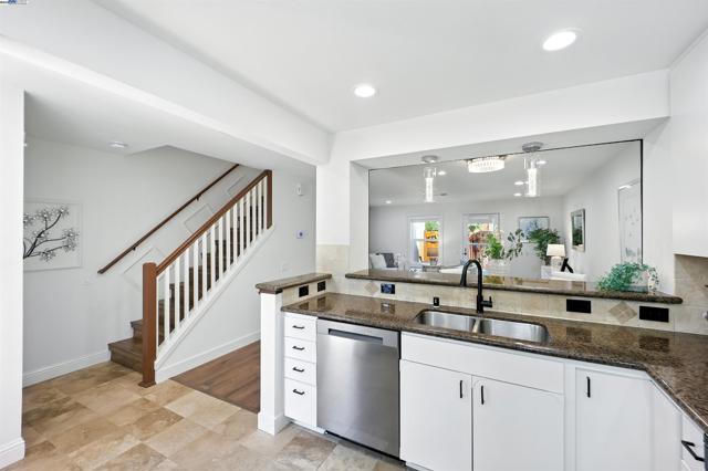 865 Carlisle Way, Sunnyvale CA: https://media.crmls.org/mediaz/9b8d8e17-6484-43df-8393-9481b4a8dbac.jpg