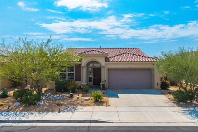 3854 Blue Sky Way, Palm Springs CA: https://media.crmls.org/mediaz/9b8dc0dc-1f3c-48f8-80be-96bc1b9f239b.jpg