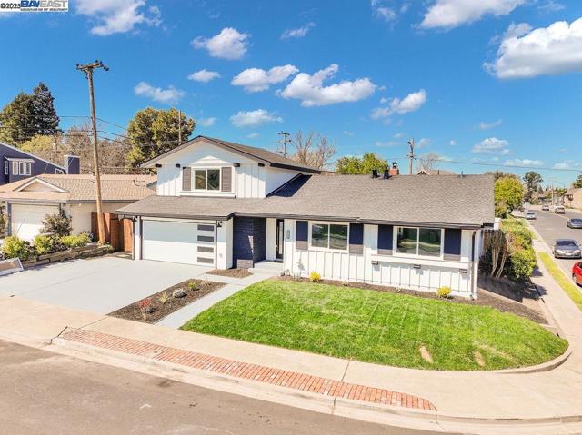 8794 Wicklow Ln, Dublin CA: https://media.crmls.org/mediaz/9b8dcfcf-514f-4e91-bb06-cd50dd175248.jpg