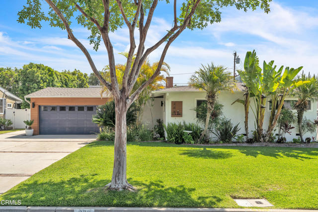 208 Fowler Drive, Monrovia CA: https://media.crmls.org/mediaz/9b8e0cad-9909-4049-972f-670d934af183.jpg