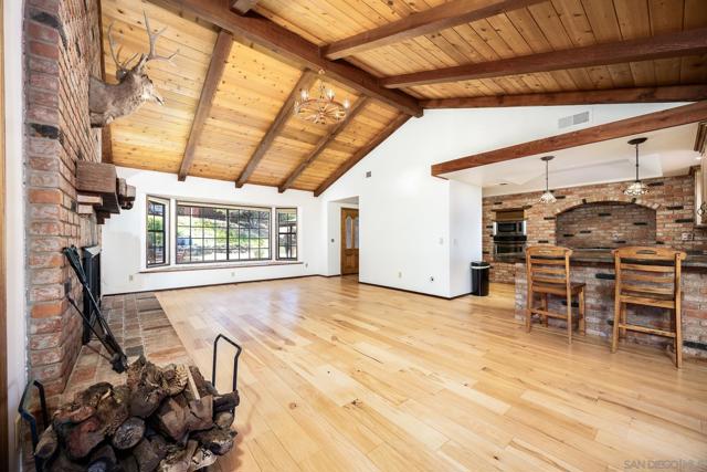 10649 Boulder Creek Rd, Descanso CA: https://media.crmls.org/mediaz/9b8ef39f-df72-4c7a-8004-75d331a1576b.jpg