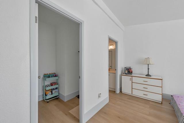 27950 Lancelot Court, Hayward CA: https://media.crmls.org/mediaz/9b8f6819-1af0-4531-89f3-50d7384d8198.jpg