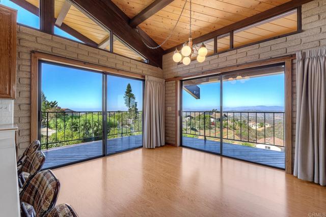 Detail Gallery Image 24 of 75 For 2335 Mirador, Vista,  CA 92084 - 5 Beds | 2/1 Baths