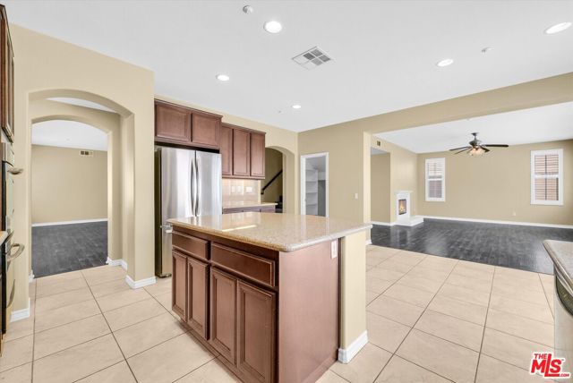 5611 Scharf Avenue, Fontana CA: https://media.crmls.org/mediaz/9b8fe882-0d80-426c-a129-277a19e55516.jpg