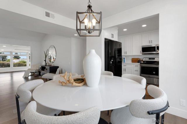 3630 Vista Campana S 6, Oceanside CA: https://media.crmls.org/mediaz/9b904353-b015-4ada-9e1e-54121de2b3df.jpg