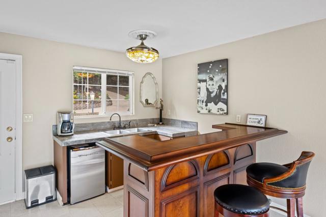 17480 Hoot Owl Way, Morgan Hill CA: https://media.crmls.org/mediaz/9b908336-2c3d-4a5a-bc52-a9ba0ff0d444.jpg