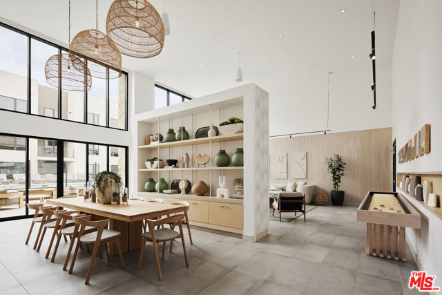 299 E Thousand Oaks Boulevard, Thousand Oaks CA: https://media.crmls.org/mediaz/9b91ac56-4c5b-4d60-b112-ed3286007e4f.jpg
