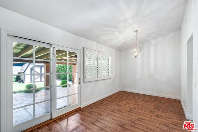 12671 Gun Avenue, Chino CA: https://media.crmls.org/mediaz/9b91f9ca-18cc-4e92-b418-9620bbfd07fd.jpg